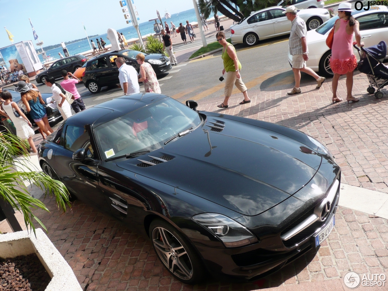 Mercedes-Benz SLS AMG