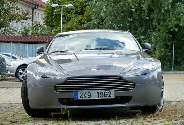 Aston Martin V8 Vantage