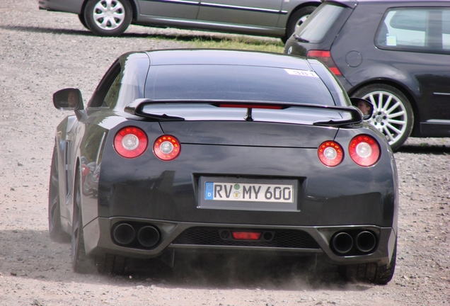 Nissan GT-R 2011