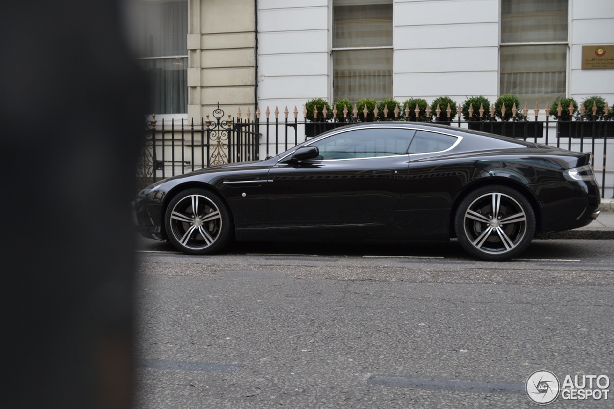 Aston Martin DB9