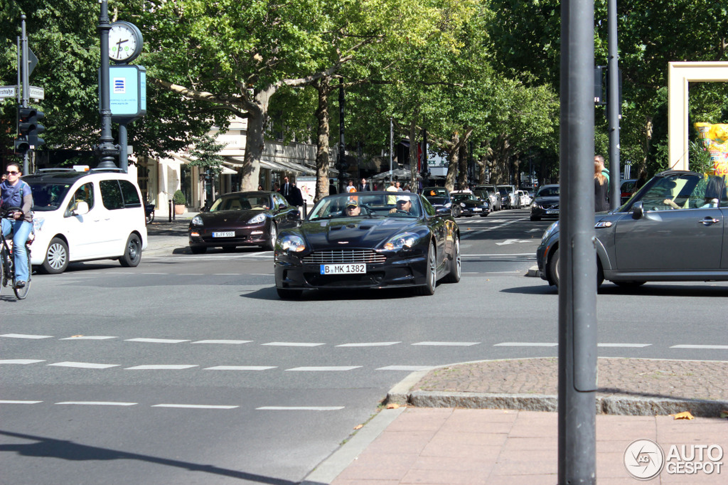 Aston Martin DBS Volante