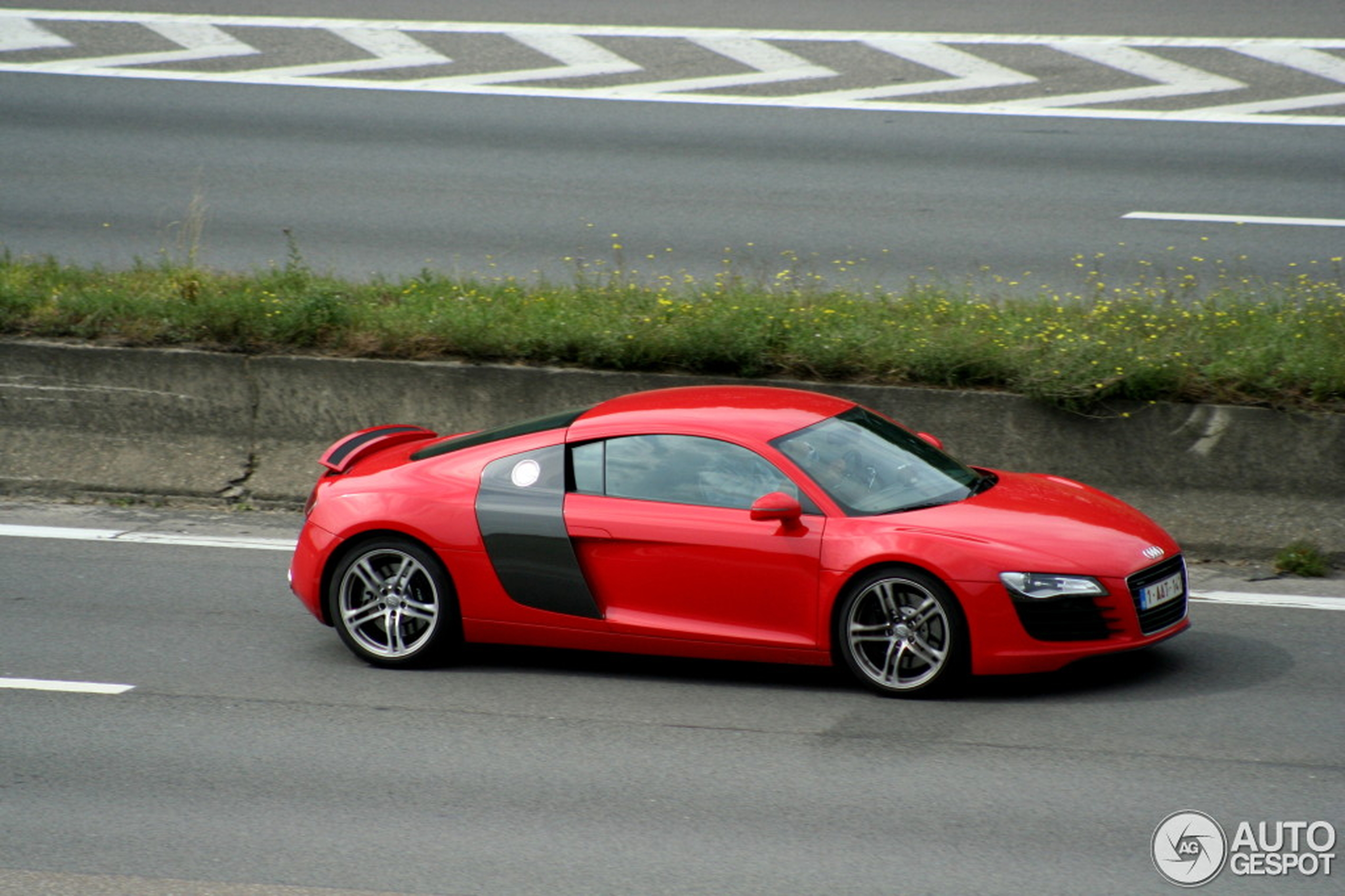 Audi R8