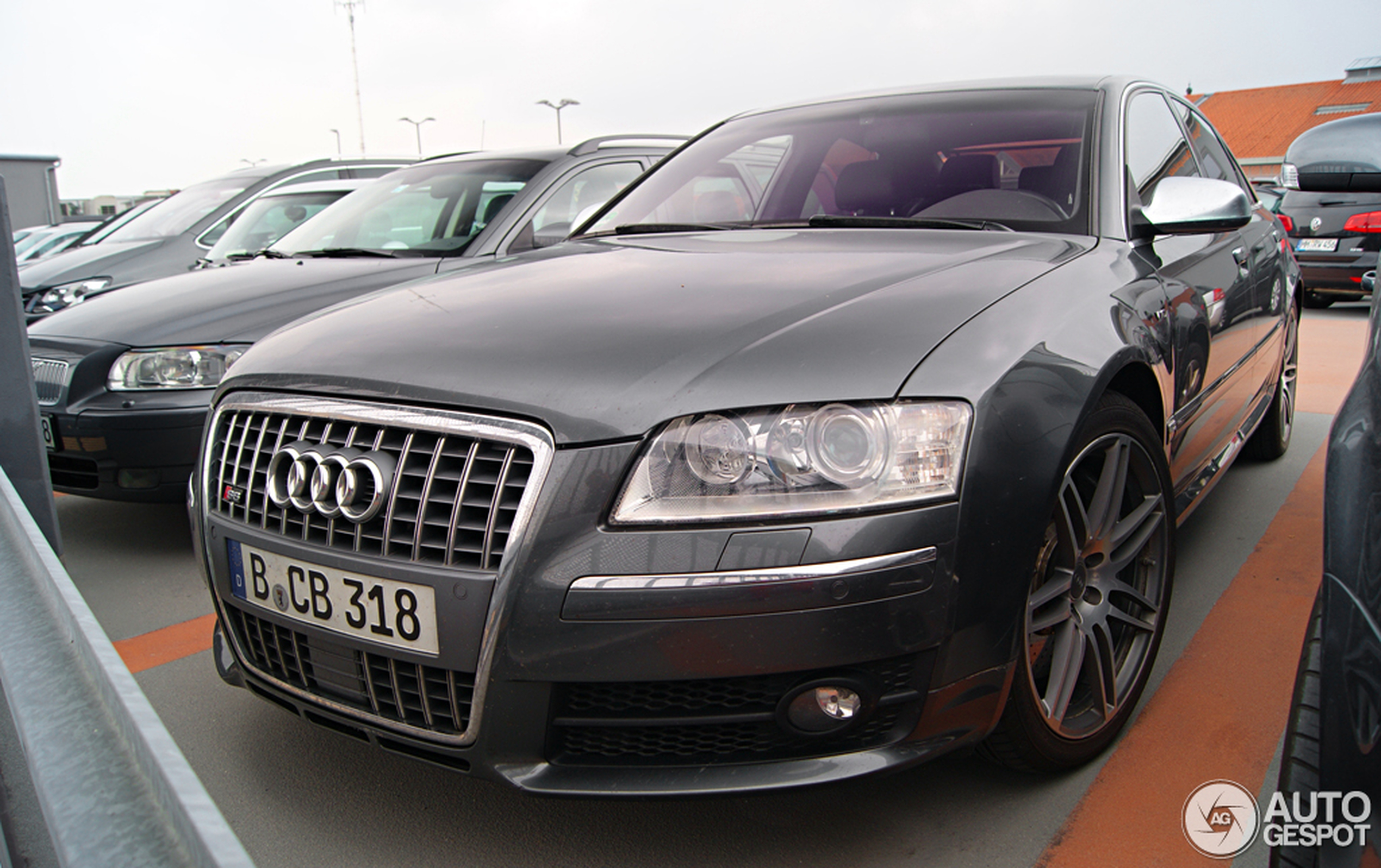 Audi S8 D3