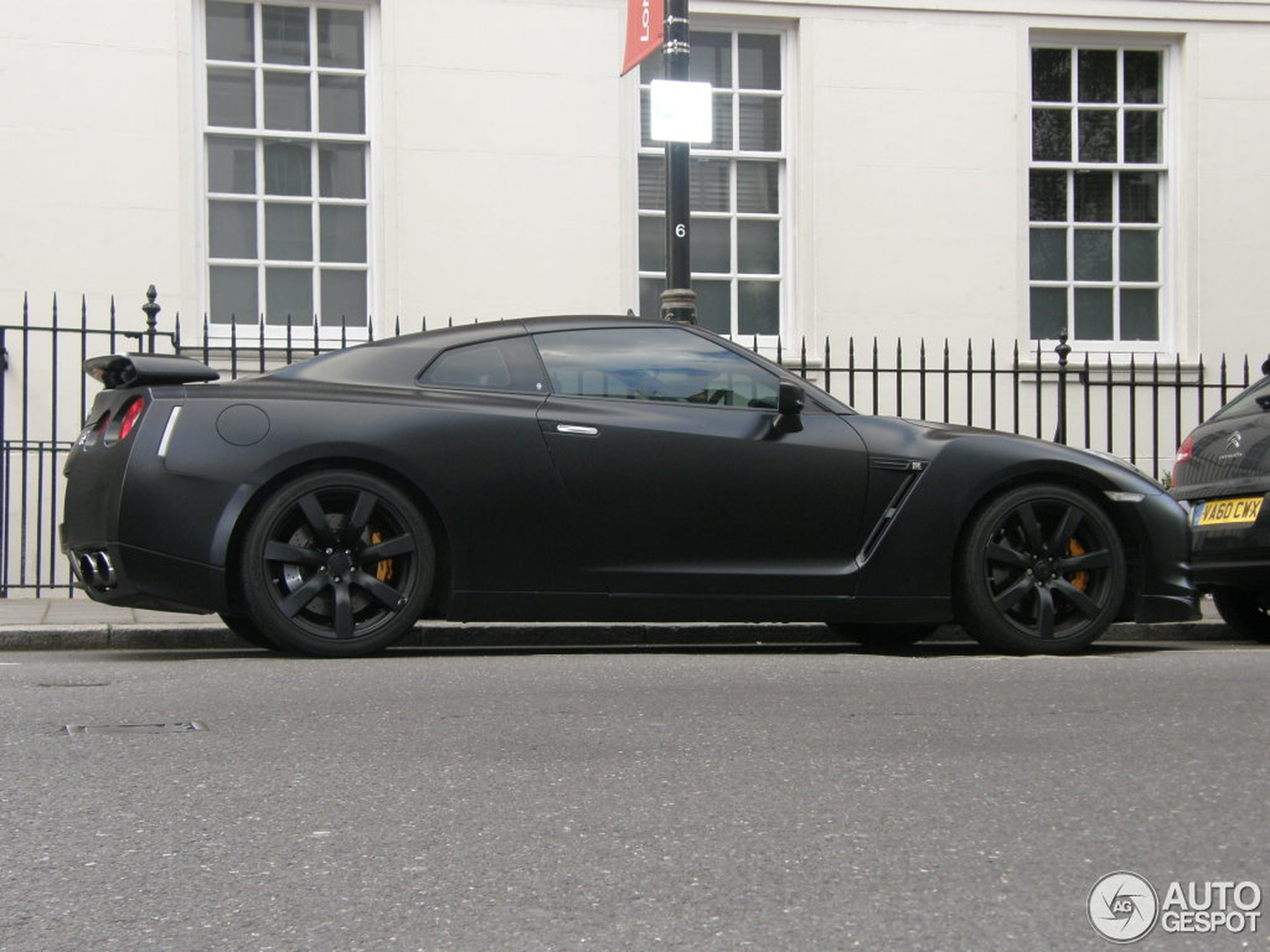 Nissan GT-R