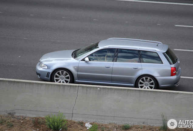 Audi RS4 Avant B5