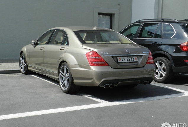 Mercedes-Benz S 65 AMG V221 2010