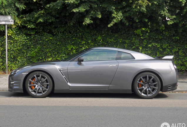 Nissan GT-R 2011