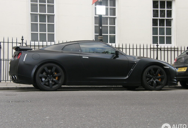 Nissan GT-R