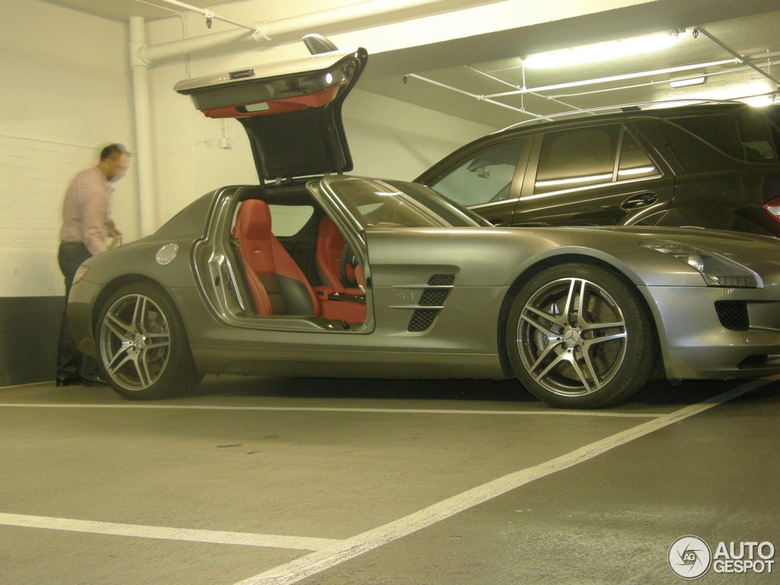 Mercedes-Benz SLS AMG