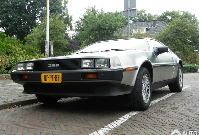 DeLorean DMC-12