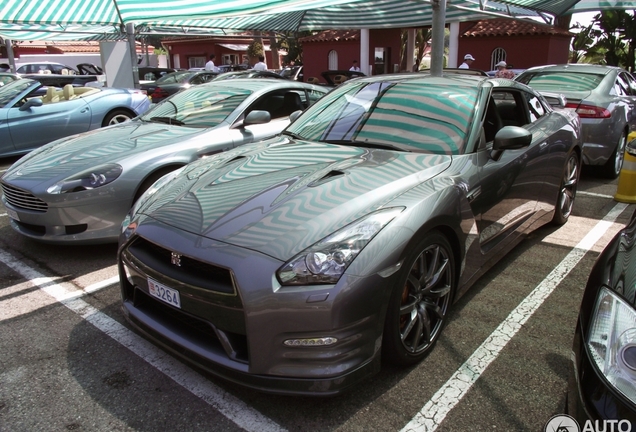 Nissan GT-R 2011