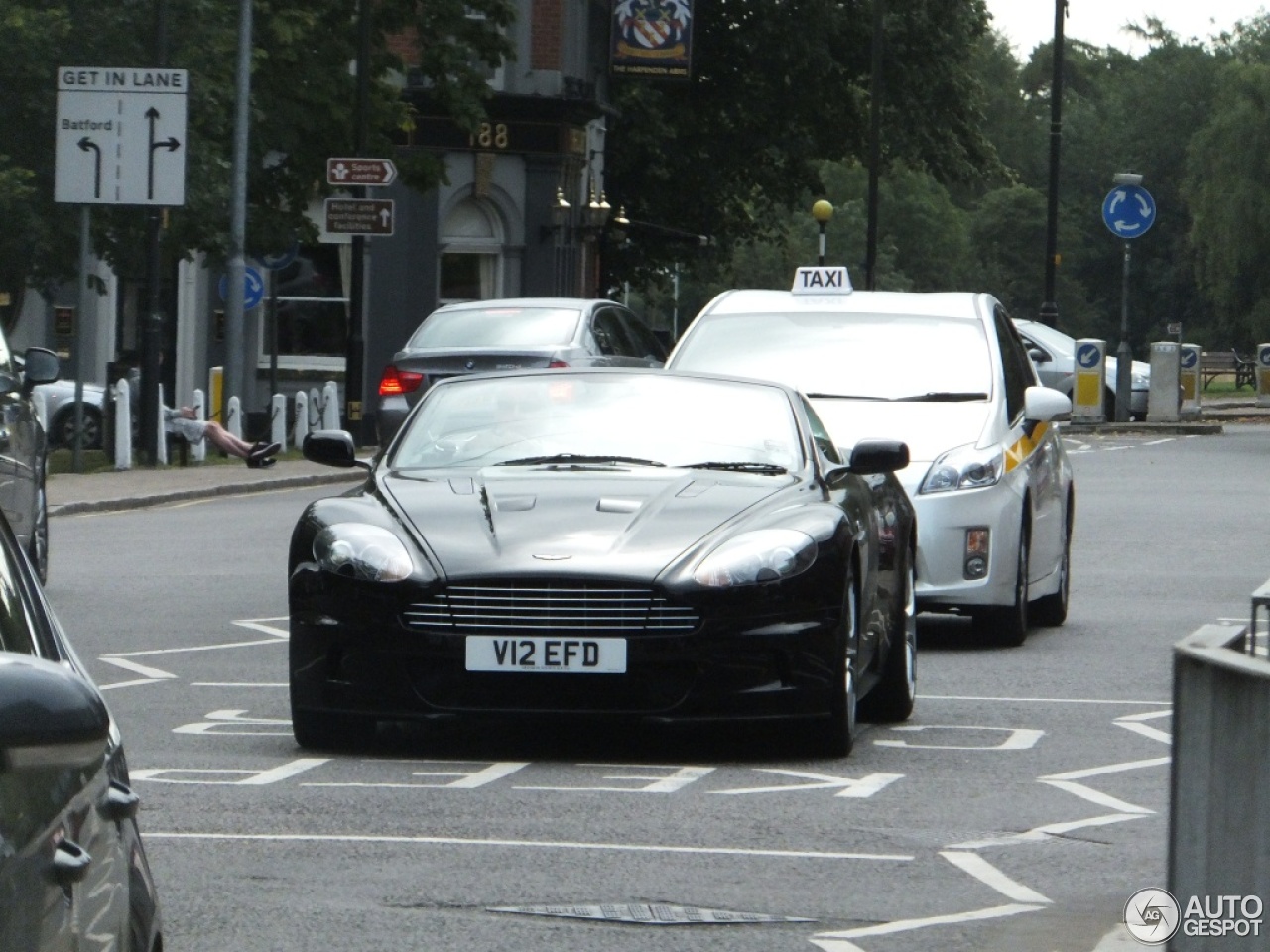 Aston Martin DBS Volante