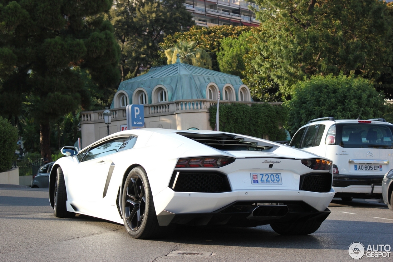 Lamborghini Aventador LP700-4