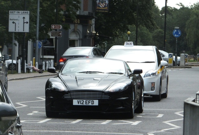 Aston Martin DBS Volante