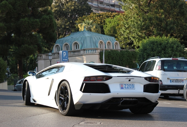 Lamborghini Aventador LP700-4