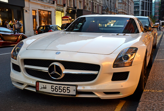 Mercedes-Benz SLS AMG