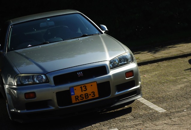 Nissan Skyline R34 GT-R