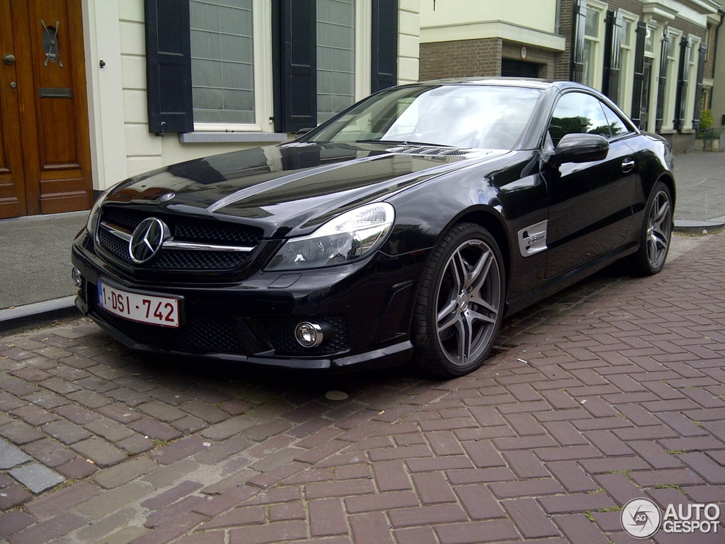 Mercedes-Benz SL 63 AMG