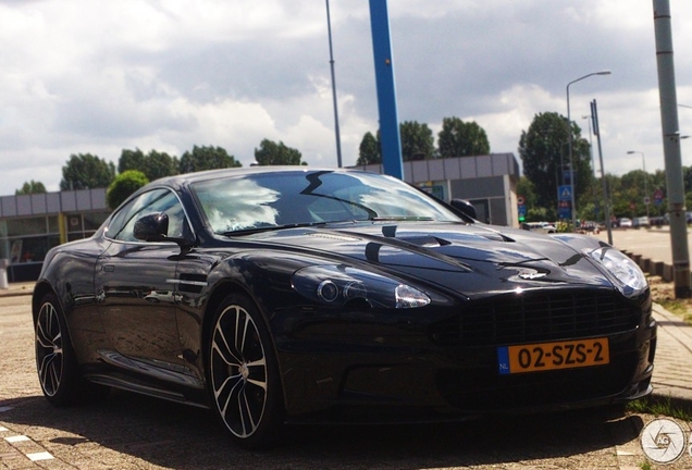 Aston Martin DBS Carbon Black Edition