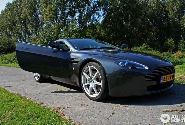 Aston Martin V8 Vantage