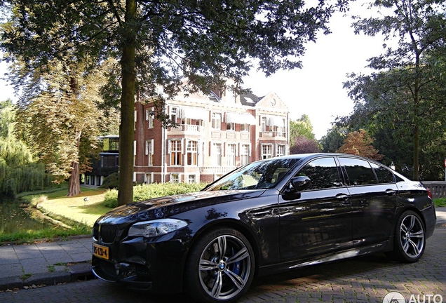 BMW M5 F10 2011