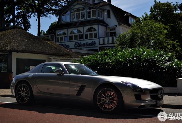 Mercedes-Benz SLS AMG