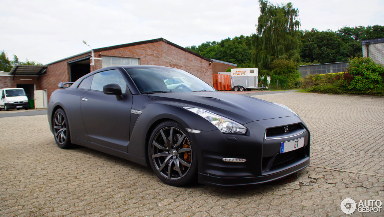 Nissan GT-R 2011