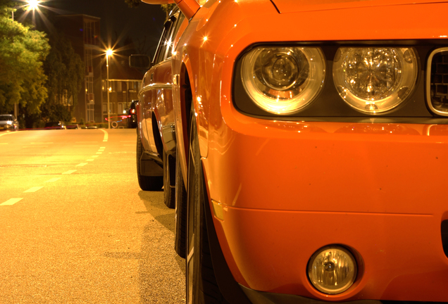 Dodge Challenger SRT-8