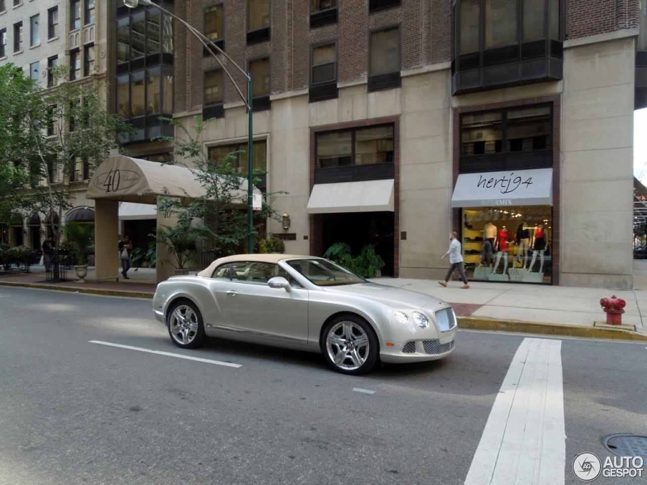 Bentley Continental GTC 2012