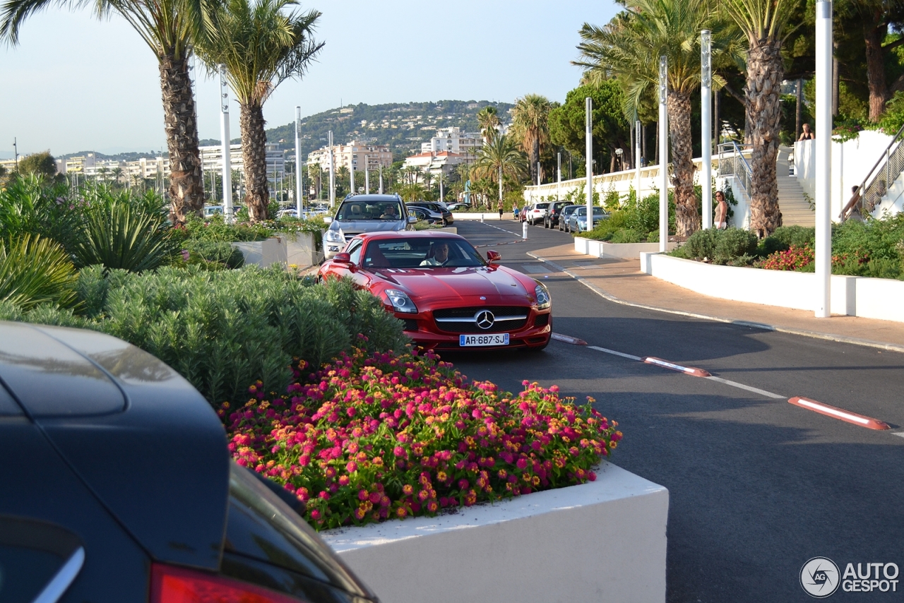 Mercedes-Benz SLS AMG