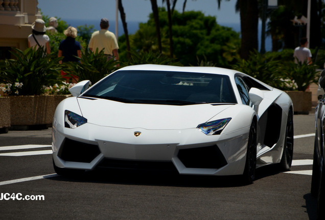 Lamborghini Aventador LP700-4