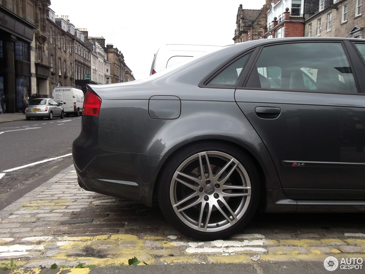 Audi RS4 Sedan