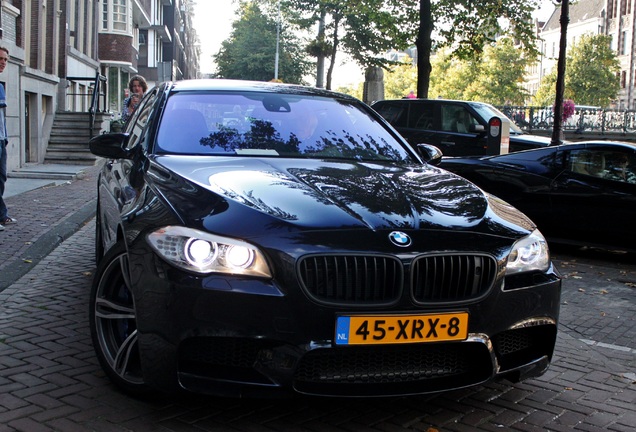 BMW M5 F10 2011