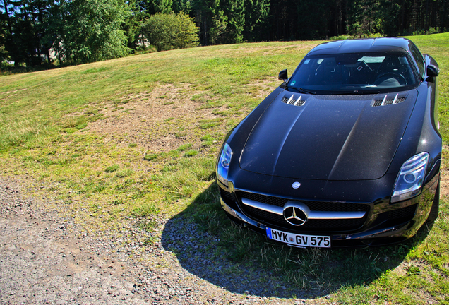 Mercedes-Benz SLS AMG