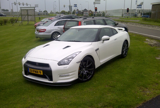 Nissan GT-R 2011