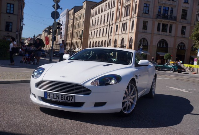 Aston Martin DB9