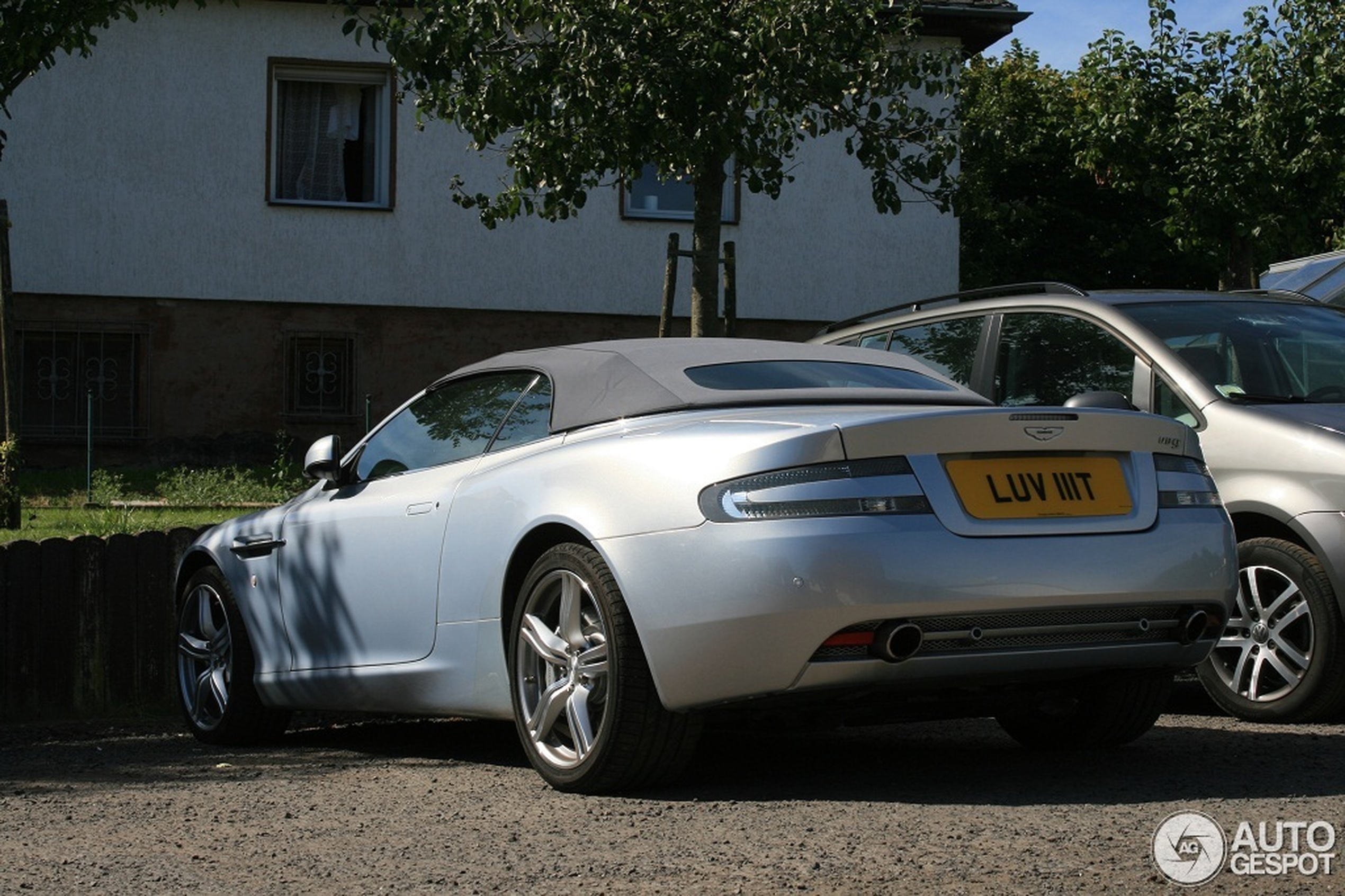 Aston Martin DB9 Volante