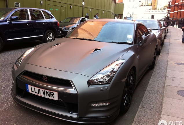 Nissan GT-R 2011