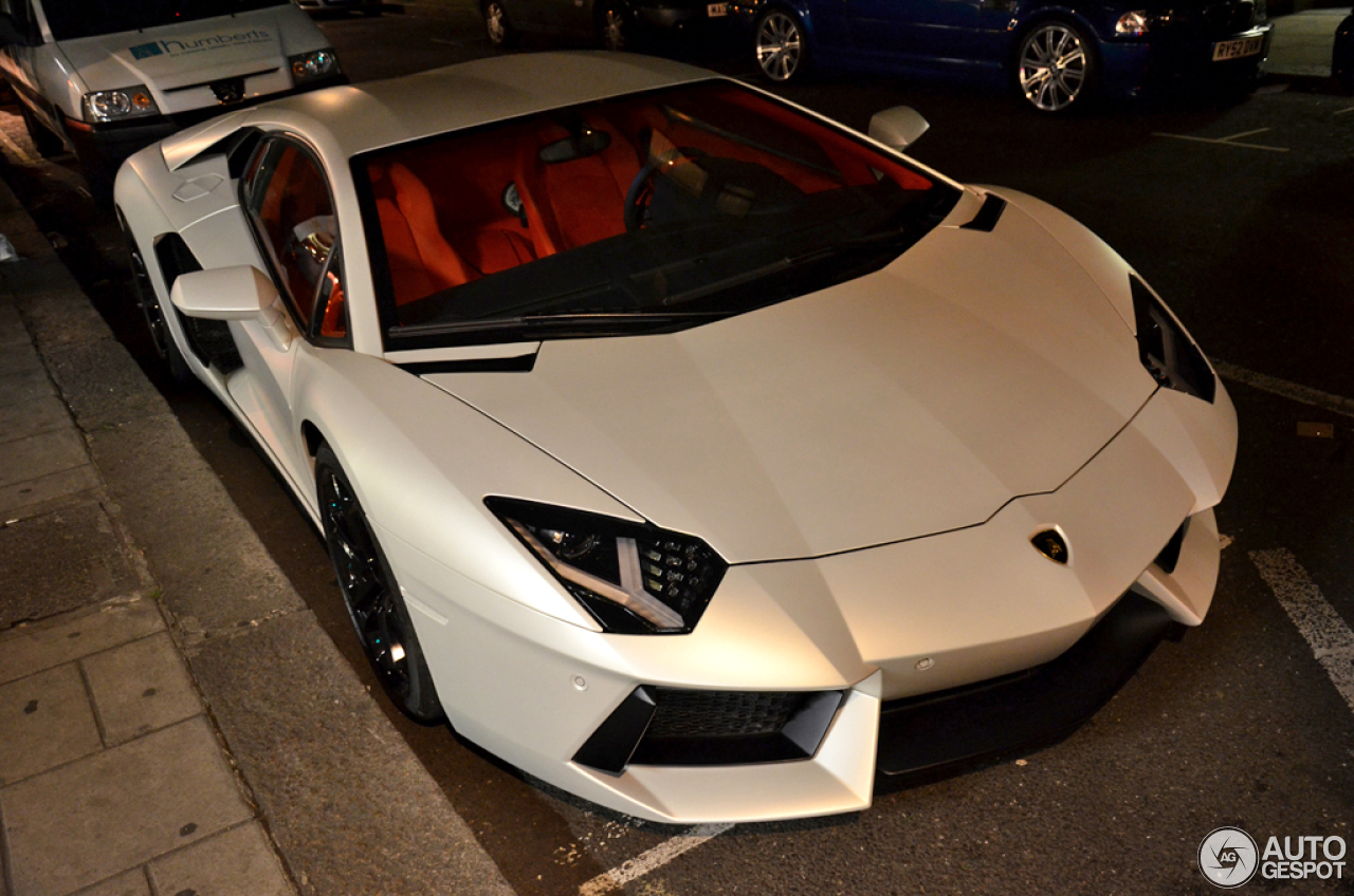 Lamborghini Aventador LP700-4