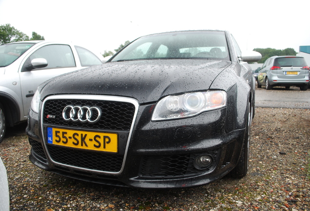 Audi RS4 Sedan