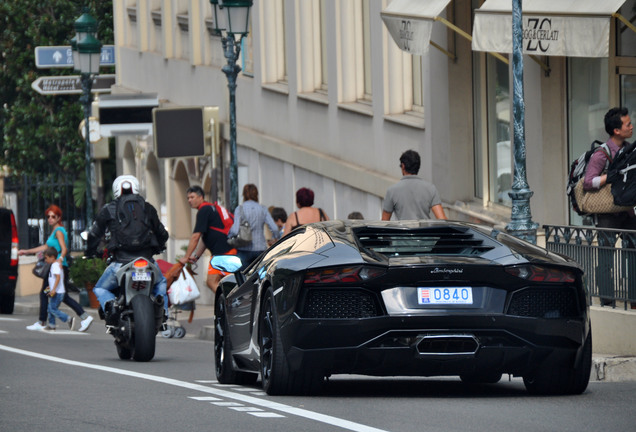 Lamborghini Aventador LP700-4