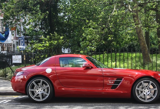 Mercedes-Benz SLS AMG