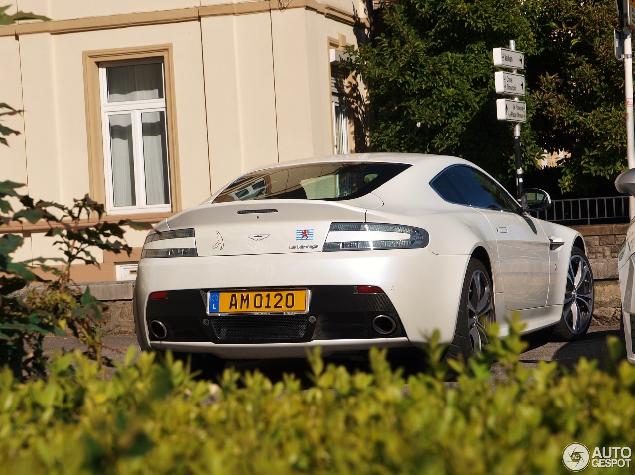 Aston Martin V12 Vantage