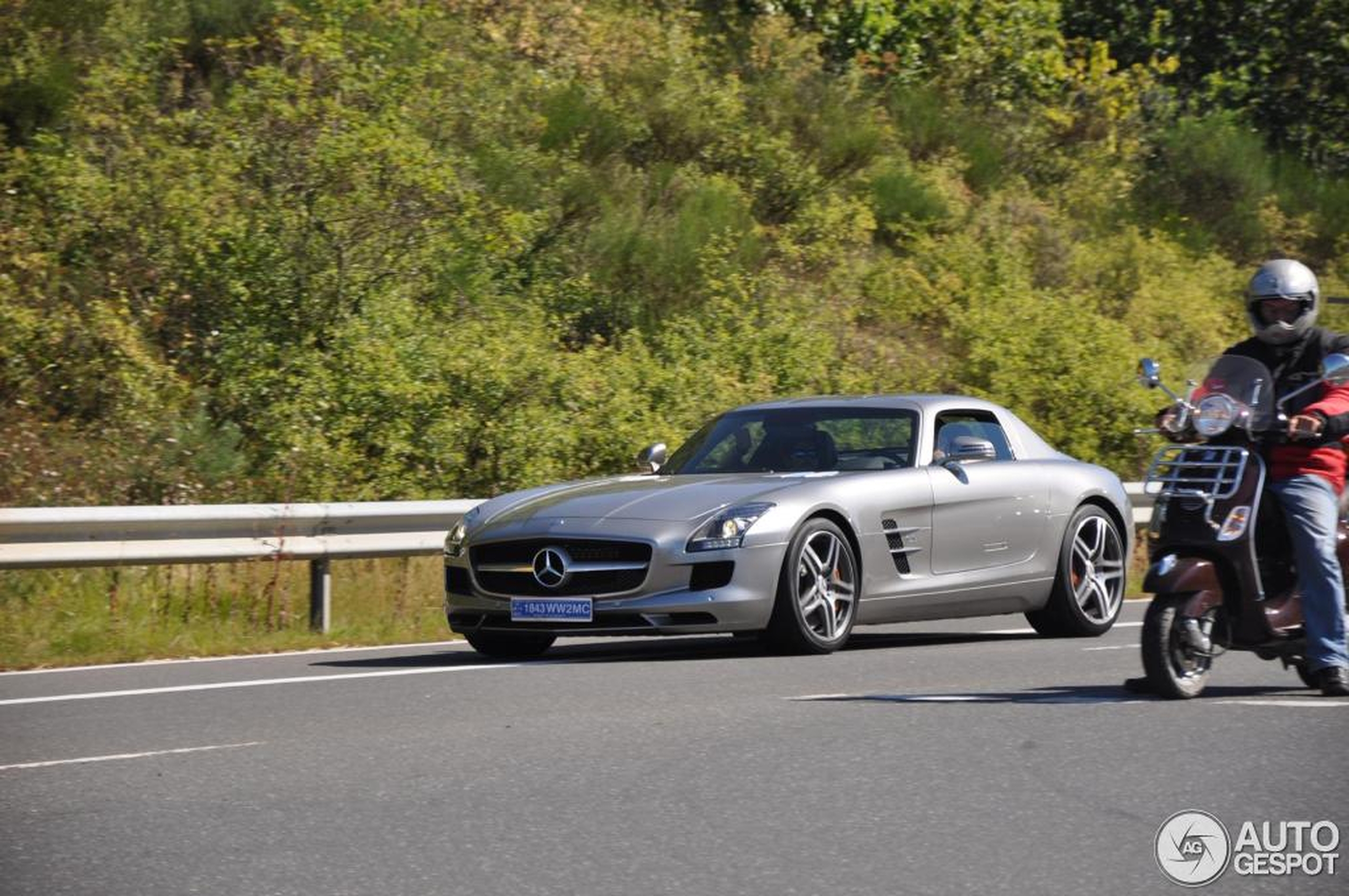 Mercedes-Benz SLS AMG