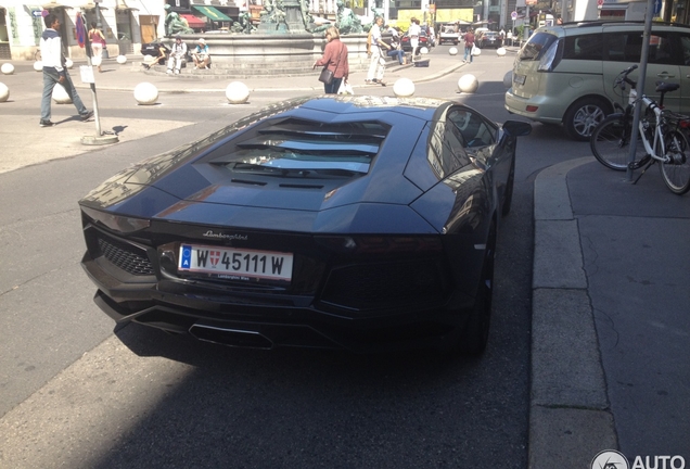 Lamborghini Aventador LP700-4