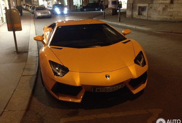 Lamborghini Aventador LP700-4