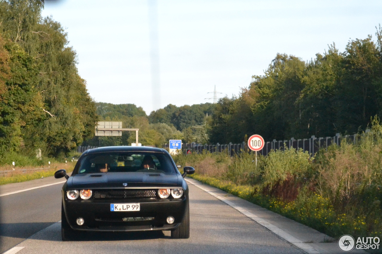 Dodge Challenger SRT-8