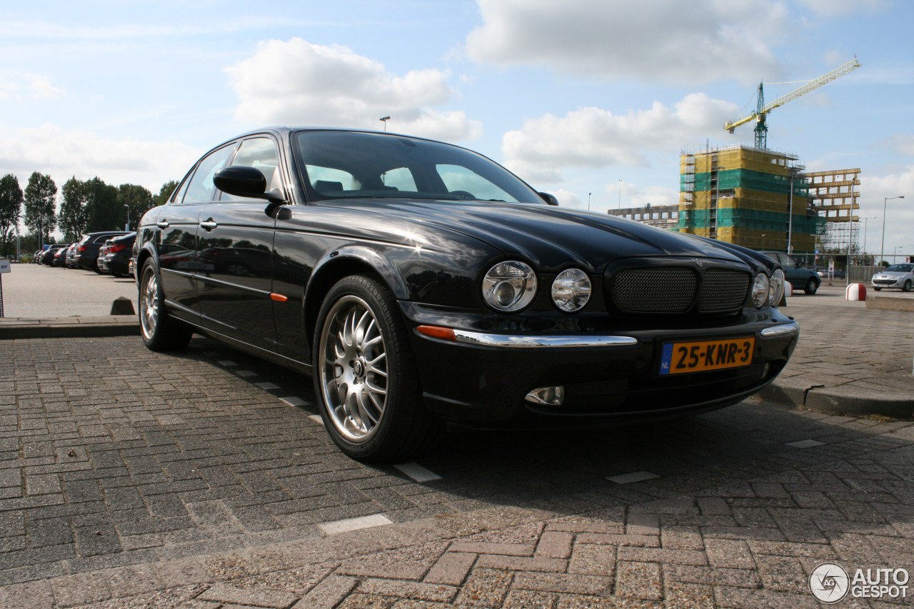 Jaguar XJR