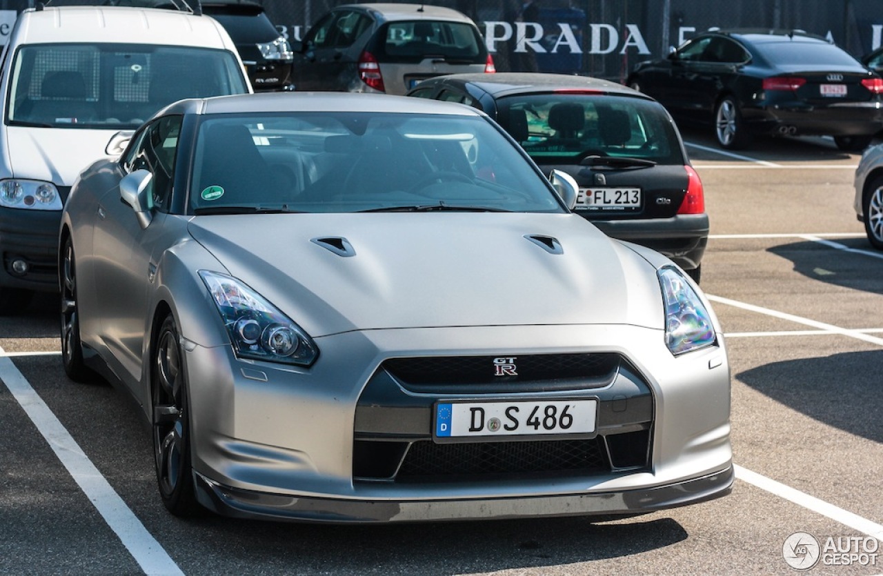 Nissan GT-R