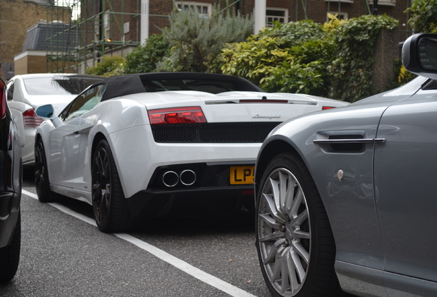 Aston Martin DB9 Volante